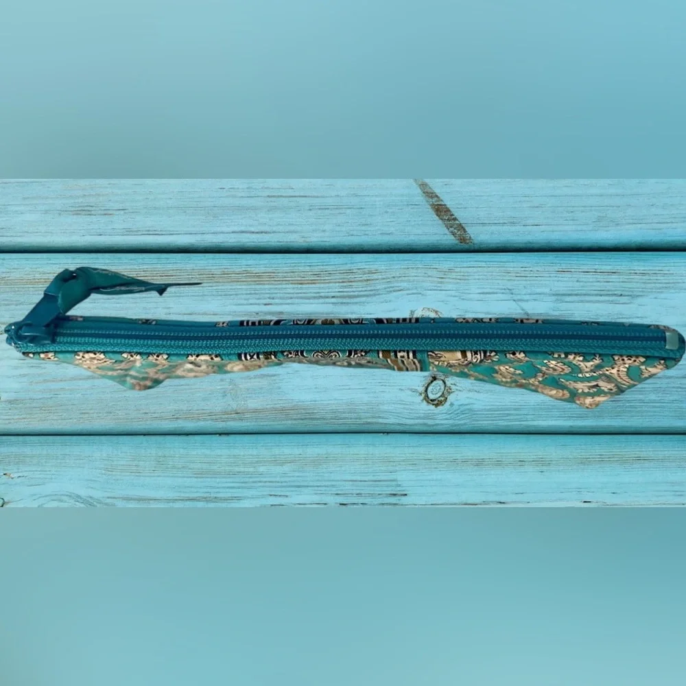 Vera Bradley “Brush & Pencil” Cosmetic Case in “Totally Turq”  NWOT